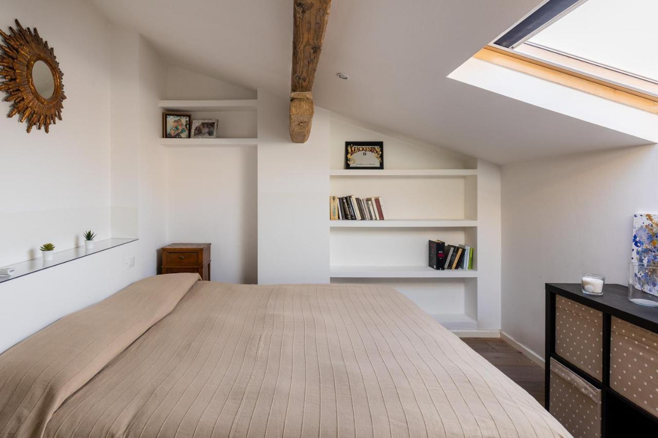 Italy Prestigious Historical Attic In Appartement *